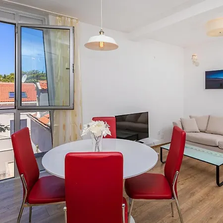 Appartement Tik Tak 1 *